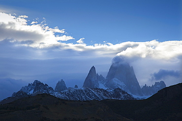 Mt. Fitz Roy (El Chalten, smoking mountain), Los Glaciares National Park, near El Chalten, Patagonia, Argentina