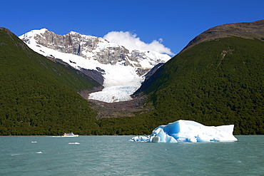 Iceberg and glacier at Lago Argentino, Los Glaciares National Park, near El Calafate, Patagonia, Argentina