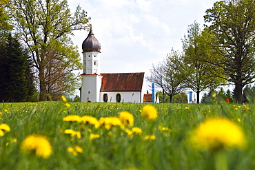 Chapel in spring, Hub-chapel Penzberg, Upper Bavaria, Bavaria, Germany, Europe