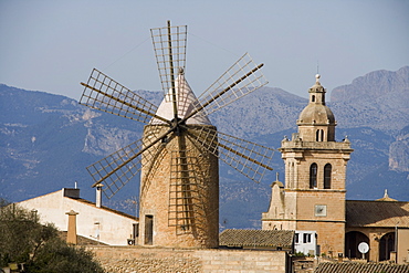 Windmill and Algaida Church, Algaida, Mallorca, Balearic Islands, Spain