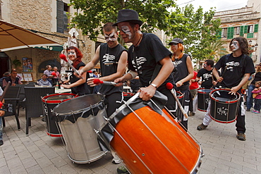 Trobada de Batacudes, drum parade, Festes de Primavera, spring festival, Manacor, Mallorca, Balearic Islands, Spain, Europe