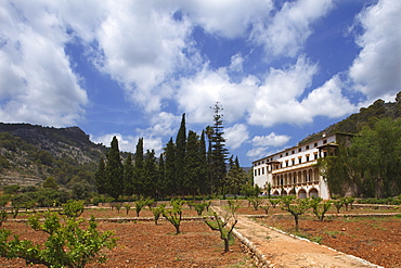 La Raixa Manor under clouded sky, Mallorca, Balearic Islands, Spain, Europe