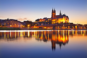 View over the Elbe river to Albrechts castle and cathedral in the evening, Meissen, Saxonia, Germany, Europe