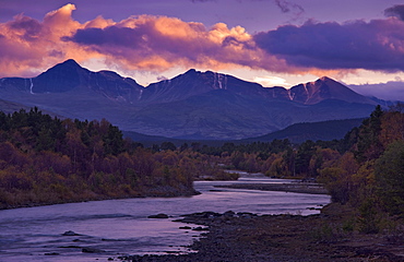 River in front of Hoegronden mountain, Rondane National Park, Norway, Europe