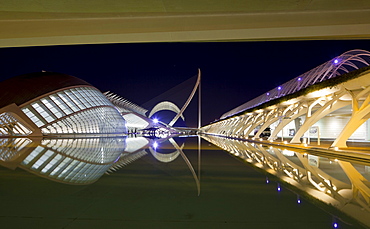 Museo de las Ciencias Principe Felipe and L'Hemispheric at night, Ciudad de las Artes y de las Ciencias, Valencia, Spain, Europe