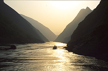 Stream at Wu gorge in the evening light, Yangtsekiang, China, Asia