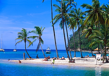 People on the beach in the sunlight, Marigot Bay, St. Lucia, Carribean, America