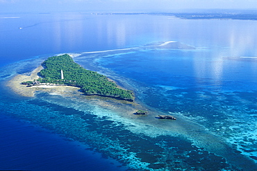 Aerial view of Chumbe Island and its nature reserve, Zanzibar, Tanzania, Africa