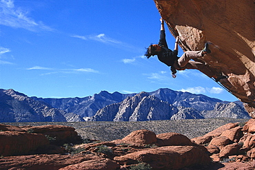 Man rock climbing, Freeclimbing at Red Rocks near Las Vegas, Nevada, USA