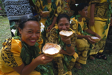 Women with Coconut Soup, Fiafia, Sa'anapu Upolu, Samoa, South Pacific