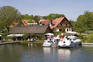 Houseboats at Fishing Hut, Houseboats at fishing hut, Zechliner Fischerhuette, Lake Grosser Zechliner See, Mecklenburgian Lake District, Germany