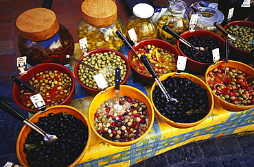 Olives at the market, Aix-en-Provence, Bouches-du-Rhone, Provence, France, Europe