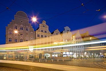 Moritzplatz at night, market square in the old town of Augsburg, Augsburg, Bavaria, Germany, Europe