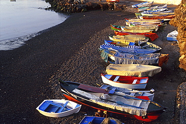 Fischerboote am Strand, Hafen, Candelaria, Tenerife, Canary Islands, Spain