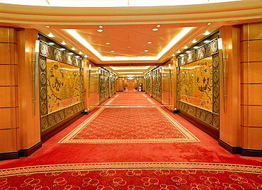 Planking corridors, grand lobby, Queen Mary 2