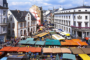 View at market stands on the market square, Wiesbaden, Hesse, Germany, Europe