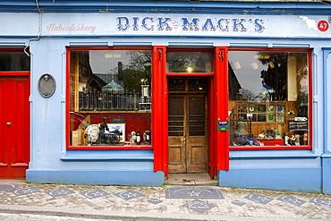 Pub Dick Mack`s in Dingle, Dingle peninsula, County Kerry, Ireland, Europe