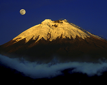 Cotopaxi volcano at night, Ecuador, South America, America