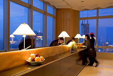 JW Marriott Hotel Shanghai, Five Star Hotel, Nanjing West Road, in 38th floor, opened 2003, Luxury hotel, reception