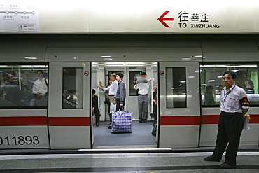 Metro Shanghai, mass transportation system, subway, public transport, underground station, Guard, commuters