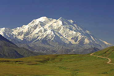 Mount. McKinley, Denali National Park, Alaska, USA00057229