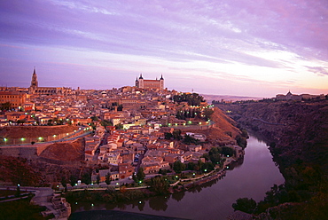 River Tajo with cathedral and castle, Toledo, Castilla-La Mancha, Spain