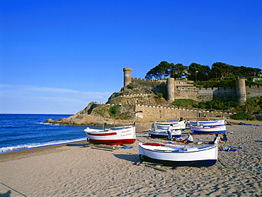 Old town and beach, Tossa de Mar, Costa Brava, Province Girona, Catalonia, Spain