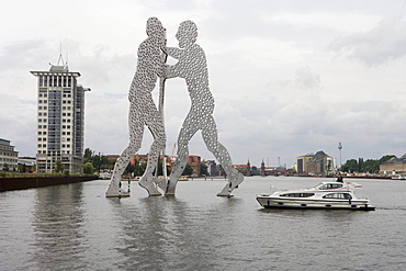 Molecule Man Sculpture & Connoisseur Caprice Houseboat, River Spree, Treptow, Berlin, Germany