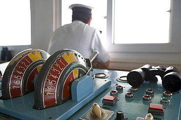 MV Victoria Queen Bridge, Victoria Cruises, Yangtze River, China