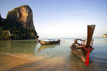 Boats anchoring at Hat Rai Leh, Railey West, Laem Phra Nang, Railay, Krabi, Thailand, after the tsunami