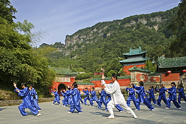 Taichi training from Wudang School of Martial Arts, in front of Purple Heaven Hall, Zi Xiao Gong, peak 1613 metres high, Wudang Shan, Taoist mountain, Hubei province, Wudangshan, Mount Wudang, UNESCO world cultural heritage site, birthplace of Tai chi, China, Asia