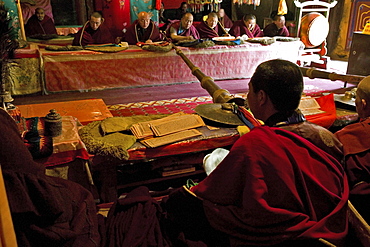 Prayer ceremony at Pusa Ding temple, yellow cap monks, Mount Wutai, Wutai Shan, Five Terrace Mountain, Buddhist Centre, town of Taihuai, Shanxi province, China