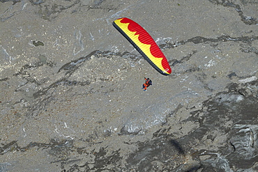 Men, Paragliding, Winter, Glacier, Jungfrauspitze, Interlaken, Grisons, Switzerland