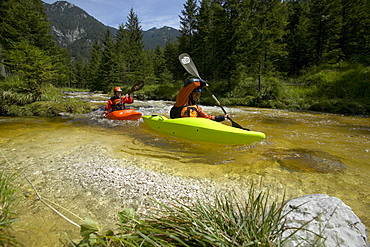 Men, Kajaker, Creek, Wildwater, Gimbach, Salzkammergut, Salzburger Land, Austria