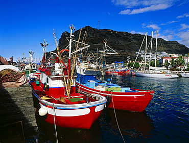 Fishing boats in harbour, Poerto de Mogan, Gran Canaria, Canary Islands, Spain