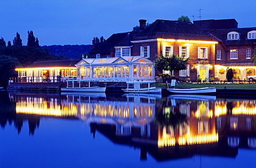 Europe, England, Buckinghamshire, Marlow, river Thames, The Compleat Angler Hotel