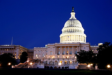 United States Capitol at night, the United States Congress, the legislative branch of the U.S. federal government, Washington DC, United States, USA