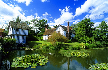 Europe, England, Hereford-Worcester, Lower Brockhampton near Bromyard, cottages