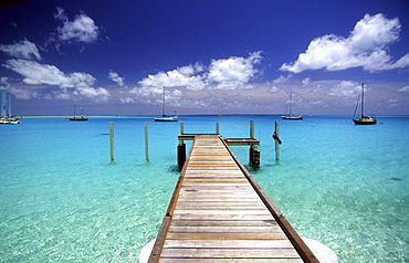 Anchoring sailing boats and landing stage, Direction Island, Australia