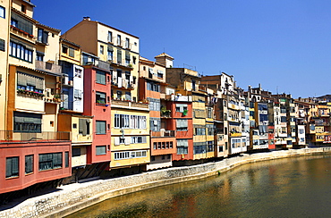 Colorful apartment houses on the river Onyar, Girona, Catalonia, Spain