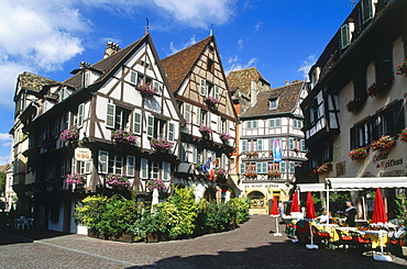 Square in the old town, Platz an der Grand Rue, Colmar Alsace, Haut-Rhin, France