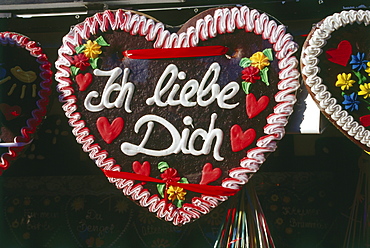 Gingerbread heart, Octoberfest, Munich, Bavaria, Germany