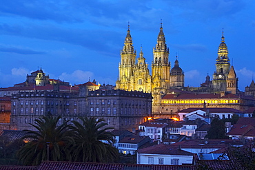 Evening view of the cathedral, Catedral de Santiago de Compostela, Colexio de San Xerome, Pazo de Raxoi, Pazo de Rajoy, Santiago de Compostela, Galicia, Spain