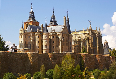 The Episcopal Palace of Astorga, Palacio Episcopal with architecture from architect Antoni Gaudi, Astorga, Castilla Leon, Spain