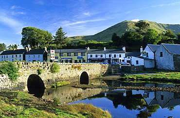 Village of Leenaun, Connemara, County Galway, Ireland, Europe