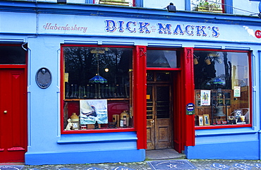 Colourful facade of Dick Mack's Pub, Dingle, County Kerry, Ireland, Europe