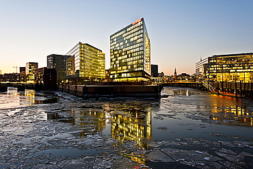 Hafencity, modern architecture, Spiegel headquarters and Deichtorhallen, Hamburg, Germany