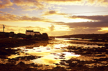 Cottage at Coulagh Bay at sunset, County Kerry, Ireland, Europe