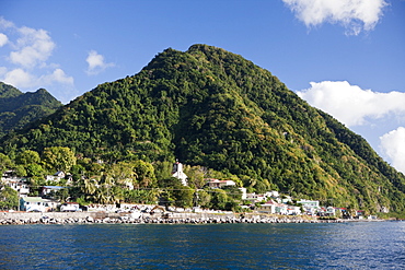 Coast close to Roseau, Caribbean Sea, Dominica, Leeward Antilles, Lesser Antilles, Antilles, Carribean, West Indies, Central America, North America