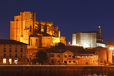 The church Iglesia de Santa Maria de Asuncion at seaside town Castro Urdiales in the evening, Camino de la Costa, Camino del Norte, coastal route, Way of St. James, Camino de Santiago, pilgrims way, province of Cantabria, Cantabria, Northern Spain, Spain, Europe